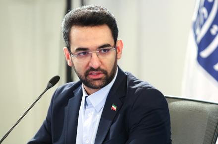 آذری جهرمی: باید برنامه‌ی «ایران دیجیتال» را در کشور محقق کنیم