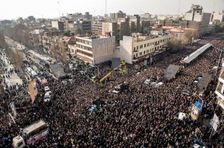 اختلال شبکه تلفن همراه در مکان تشییع پیکر آیت الله هاشمی