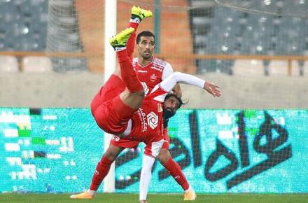 به نفع پرسپولیس پنالتی گرفتند