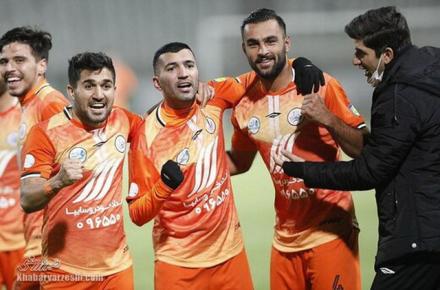 چراغ سبز مسلمان به پرسپولیس