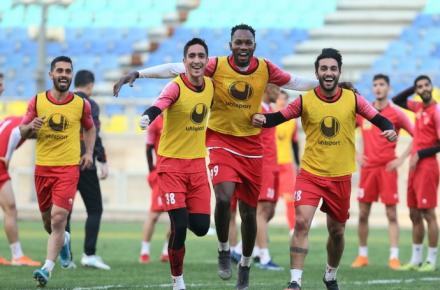 مهاجم پرسپولیس پولش را گرفت و رفت!