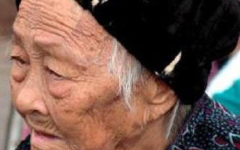 ازدواج جالب این زن 107 ساله برای اولین بار! (+عکس) 