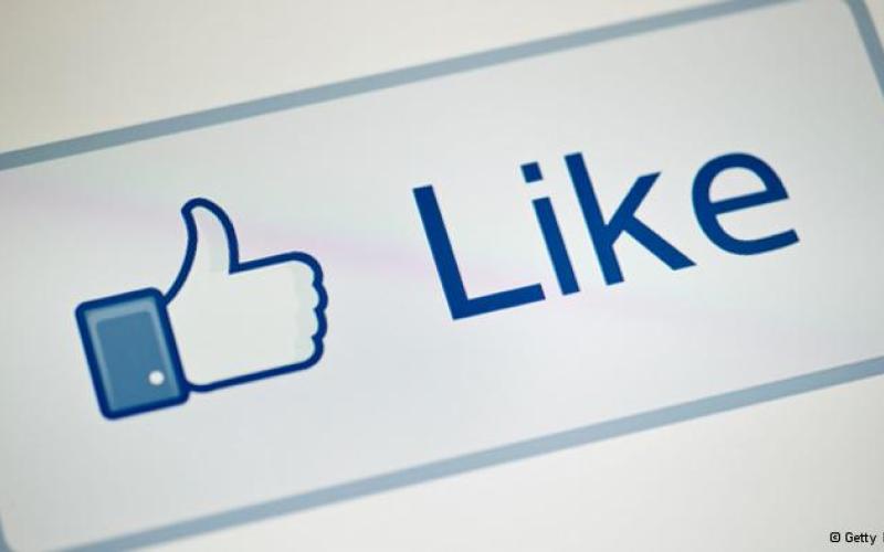 تجارتی پردرآمد با افزودن ۱۰۰۰۰۰ دوست فیسبوکی در یک شب! 