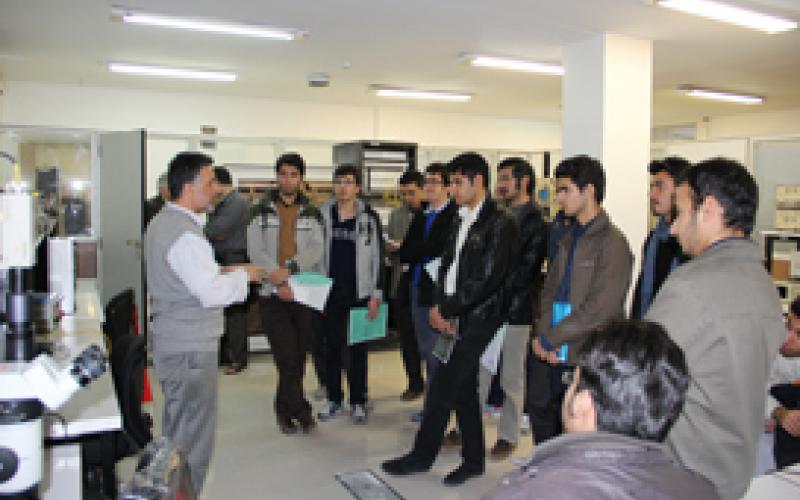 بازدید دانشجویان از مرکز تحقیقات مخابرات ایران