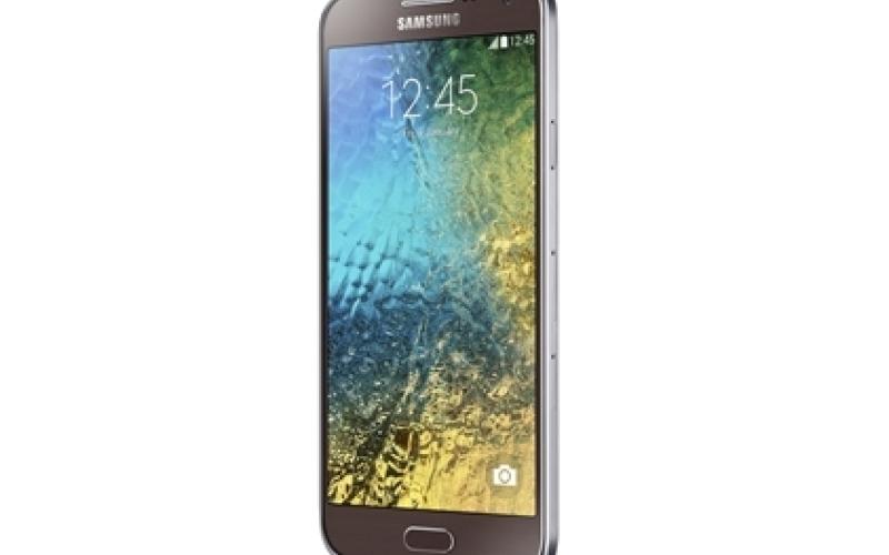 سامسونگ دو گوشی Galaxy E5  و Galaxy E7 را معرفی کرد