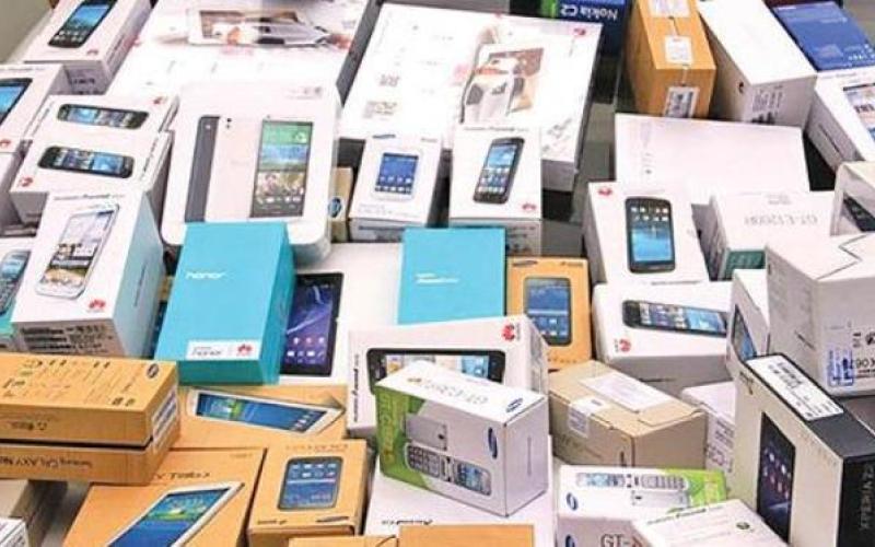 اعمال ممنوعیت واردات گوشی‌های تلفن همراه بالای 300 یورو به گمرکات ابلاغ نشده است