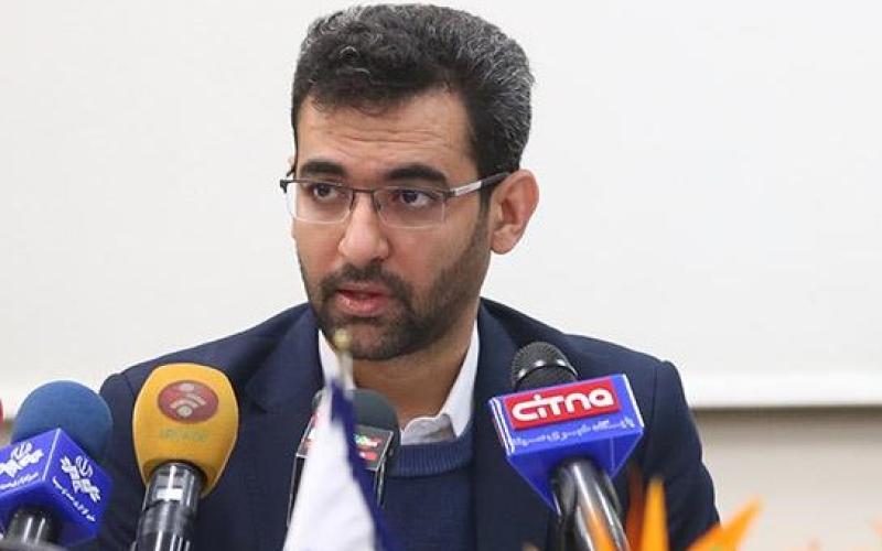 آذری جهرمی: سروش و گپ از مابقی پیام‌رسان‌ها جلوترند