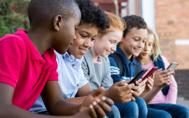 هشدار نهاد نظارتی بریتانیا به شرکت‌های فناوری: محتوای «مسموم» را از دید کودکان پنهان کنید