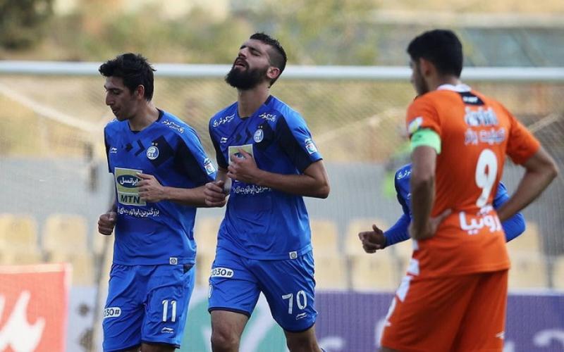 مدافع استقلال به بازی با الهلال می رسد؟