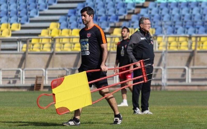 مدیرعامل باشگاه سرمربی جدید پرسپولیس را به کریم باقری معرفی کرد