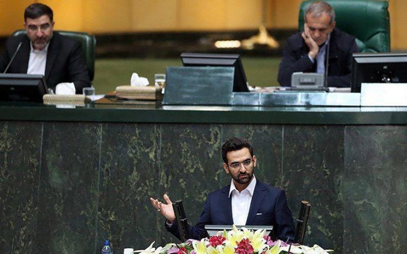 جهرمی با نطق قاطع خود واژه هایی همچون توانمند، جسور، تحولگرا، انقلابی و ولایی را در ذهنم تداعی کرد