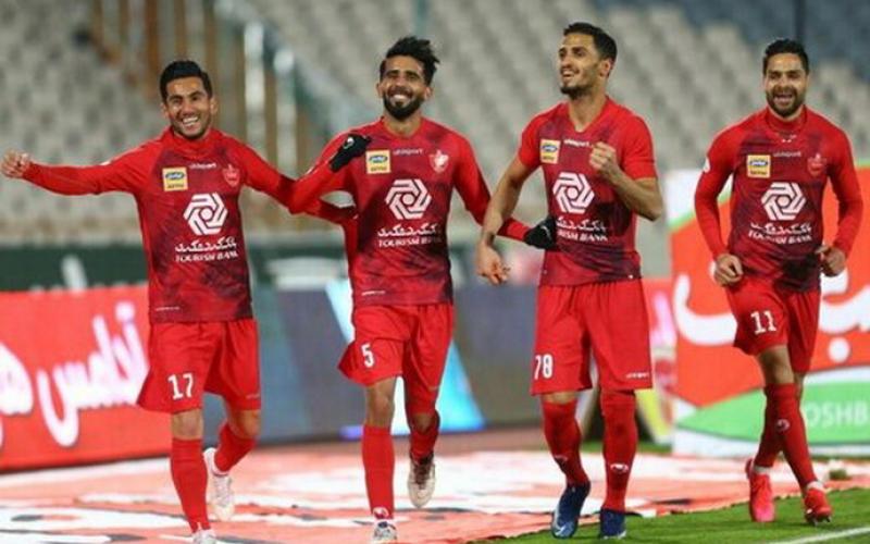 با توجه به نتایج نیم فصل اول، پرسپولیس قهرمان می‌شود، استقلال دوم!